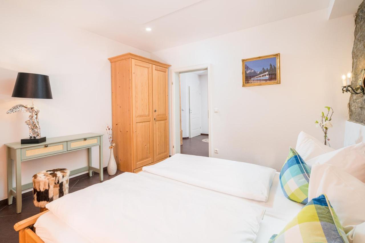 Zur Schoenen Aussicht Hotel Garni Гармиш-Партенкирхен Екстериор снимка