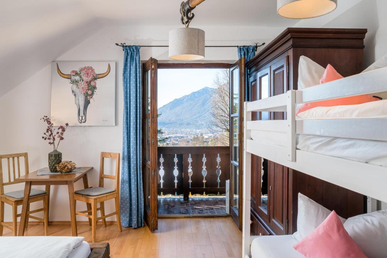 Zur Schoenen Aussicht Hotel Garni Гармиш-Партенкирхен Екстериор снимка