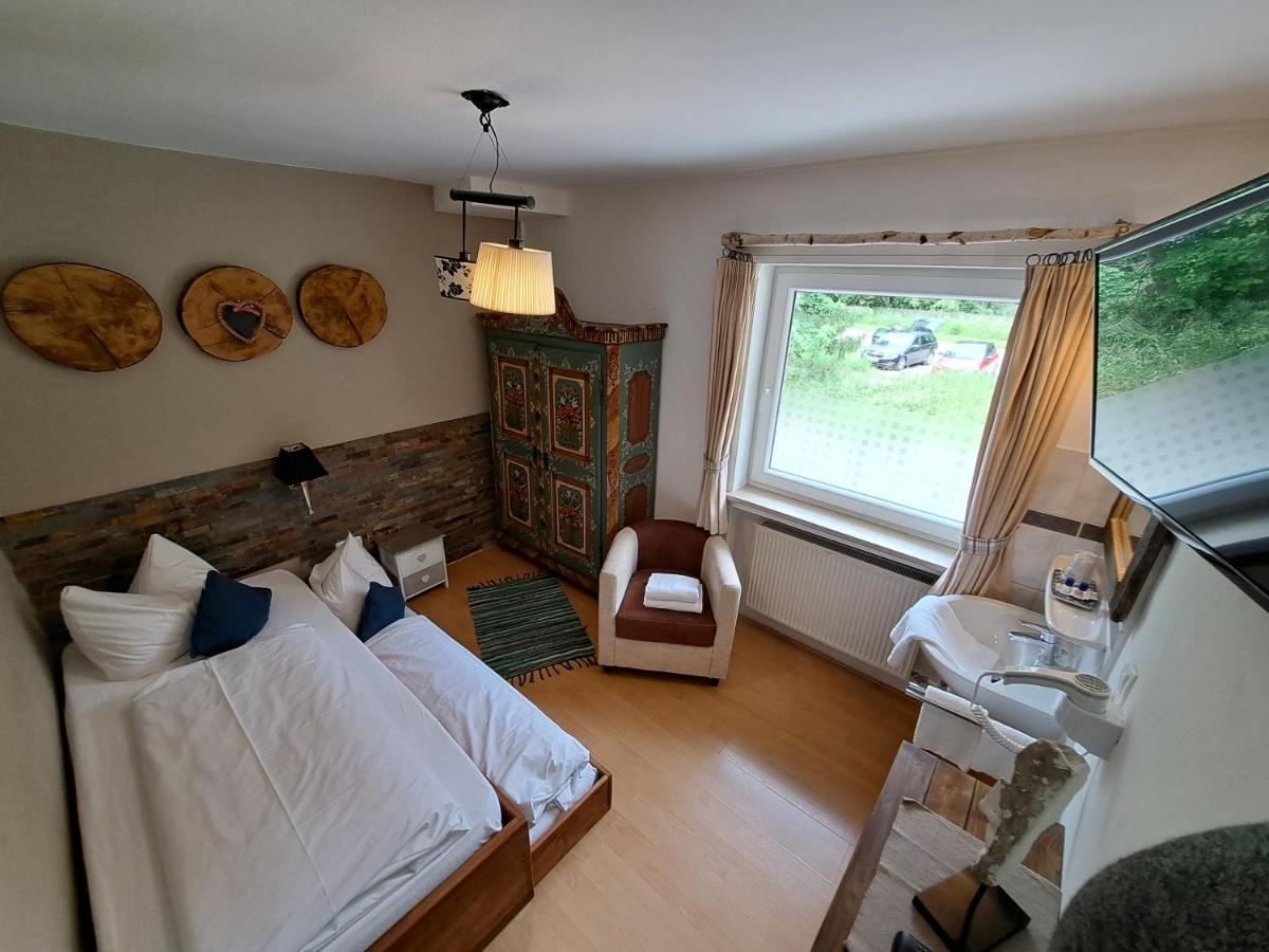 Zur Schoenen Aussicht Hotel Garni Гармиш-Партенкирхен Екстериор снимка