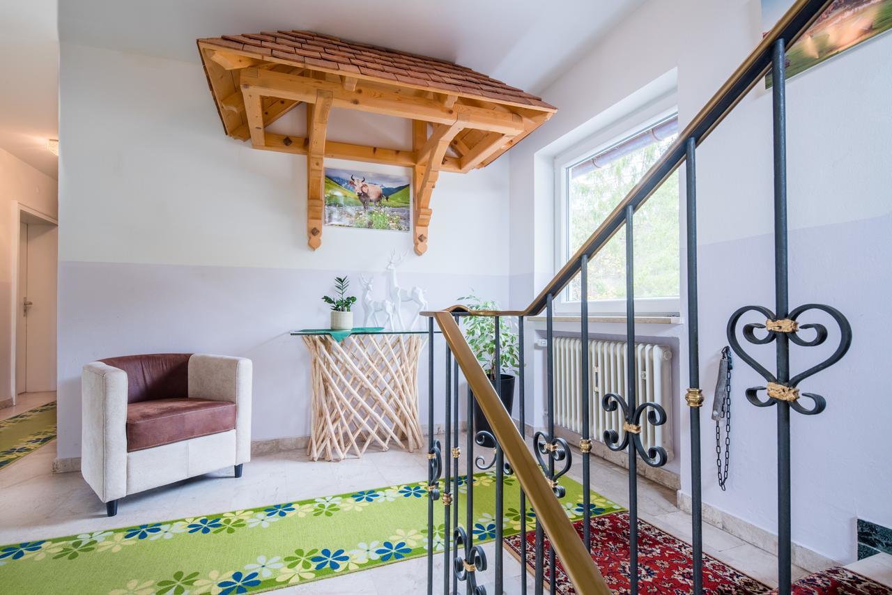 Zur Schoenen Aussicht Hotel Garni Гармиш-Партенкирхен Екстериор снимка