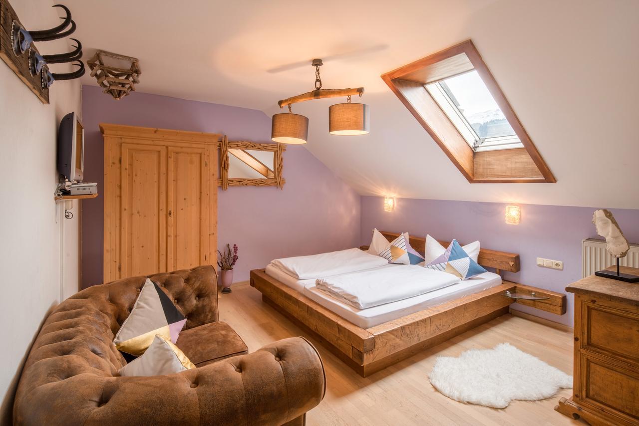 Zur Schoenen Aussicht Hotel Garni Гармиш-Партенкирхен Екстериор снимка
