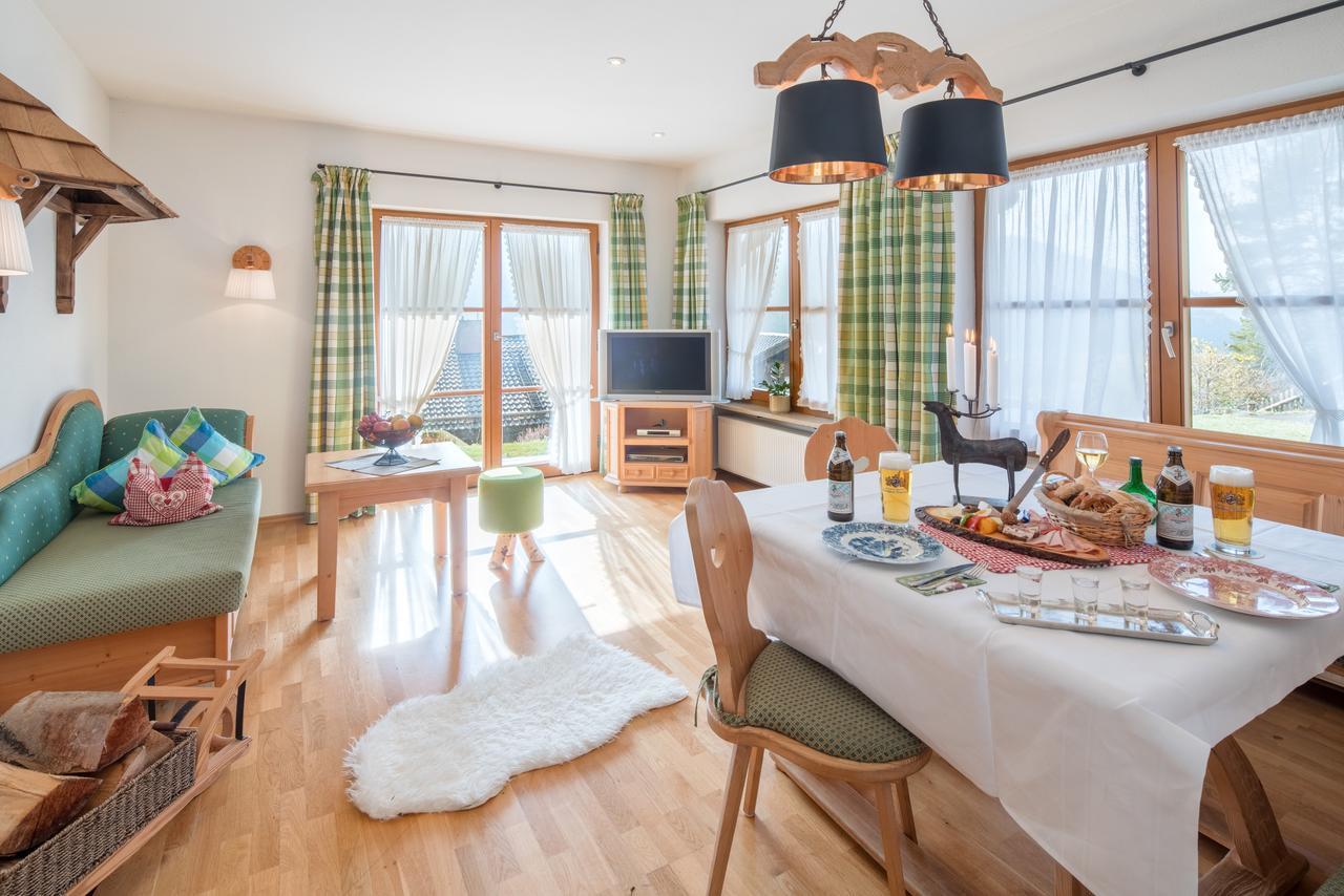 Zur Schoenen Aussicht Hotel Garni Гармиш-Партенкирхен Екстериор снимка